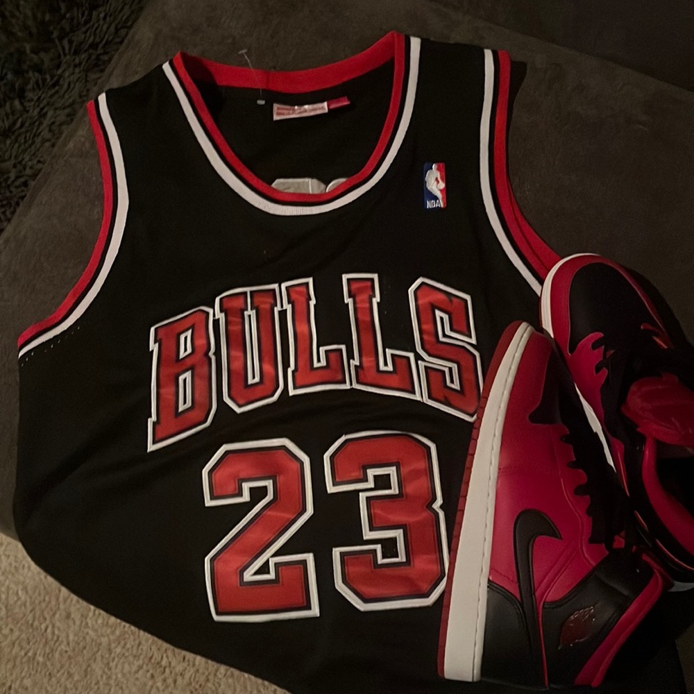 Jersey and Jordan 1s red and black set